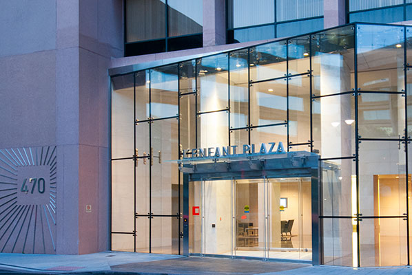 Check out the photo galllery of our L'Enfnat Plaza Restaurants & Shops!